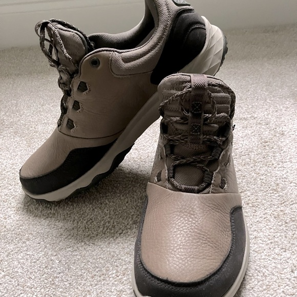 Men’s Teva Arrowood 2 waterproof lace up shoes sneakers hikers featherweight 11 - Picture 2 of 10